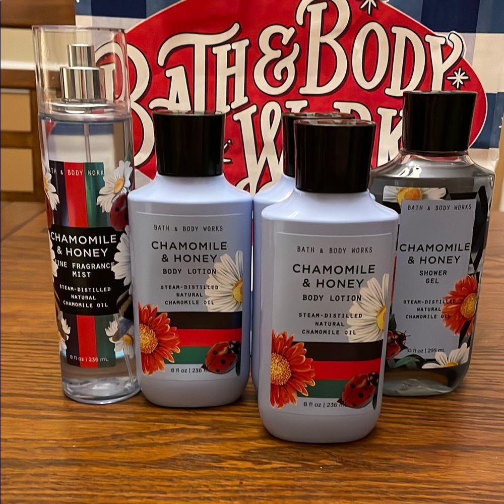 Bath & Body Works Chamomile & Honey Set